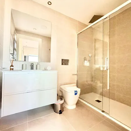 Eagle Tower Stunning Panoramic Views Apartment